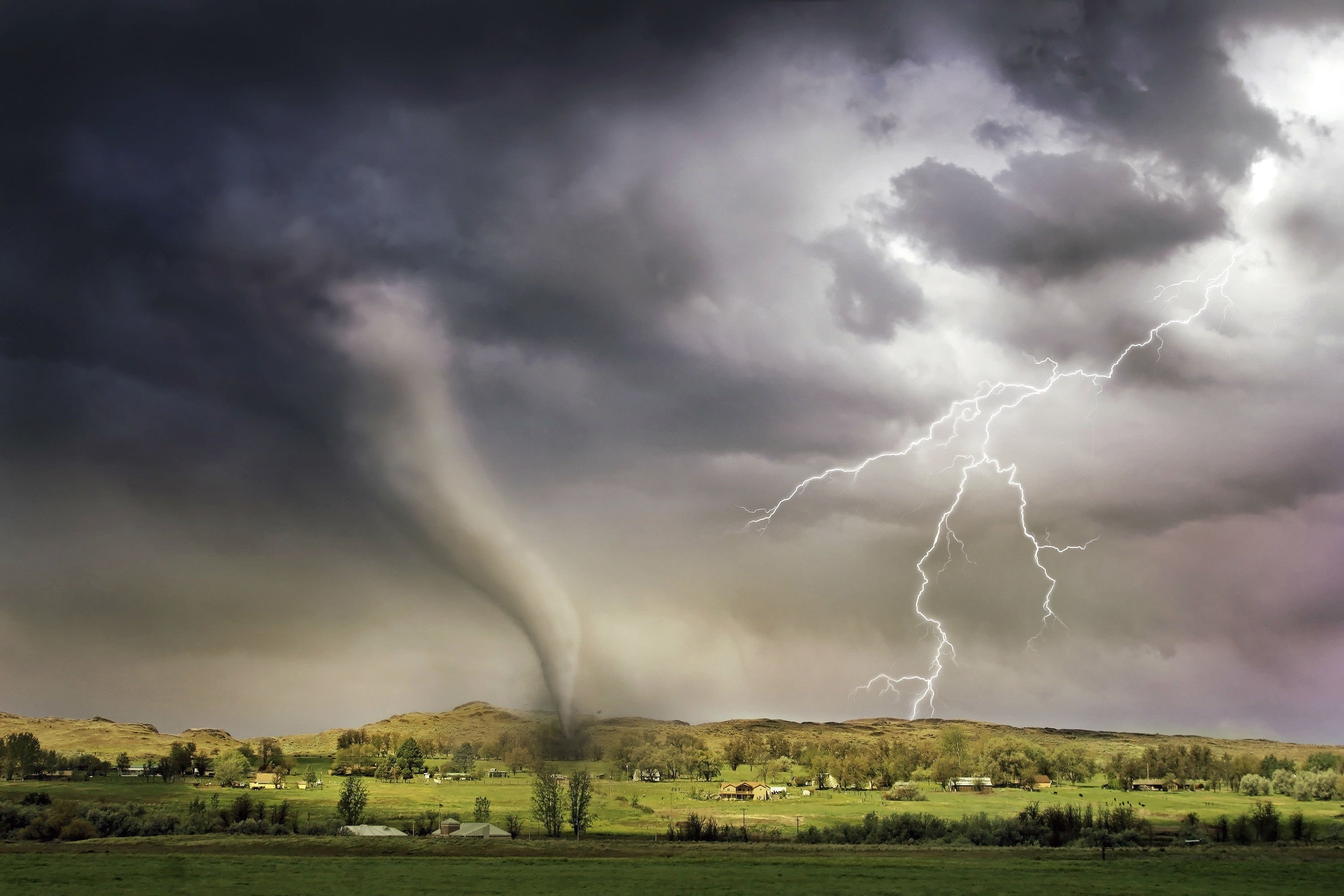 natural disaster tornados